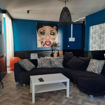 Duplex Place Du Marche Saint-Jean-dʼAngély Екстериор снимка