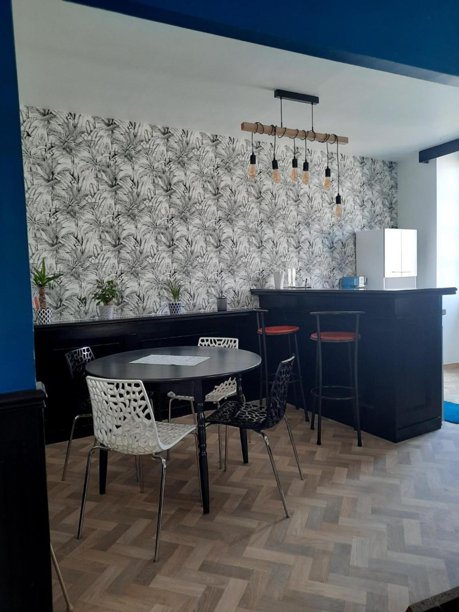 Duplex Place Du Marche Saint-Jean-dʼAngély Екстериор снимка